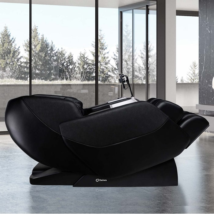 Daiwa Hubble Plus 4D Massage Chair in black lifestyle.