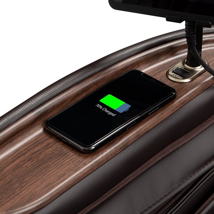 AmaMedic Hilux 4D USB and Wireless Charging