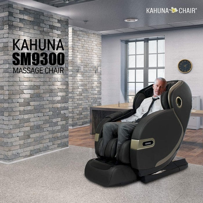 Kahuna SM-9300 4D with Man Sitting