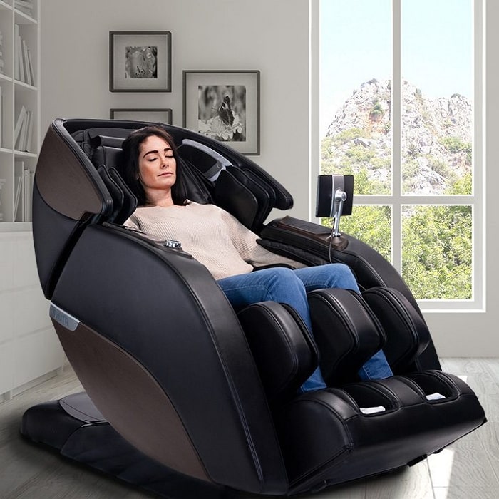 Kyota Nokori M980 Syner-D Massage Chair with Woman Relaxing