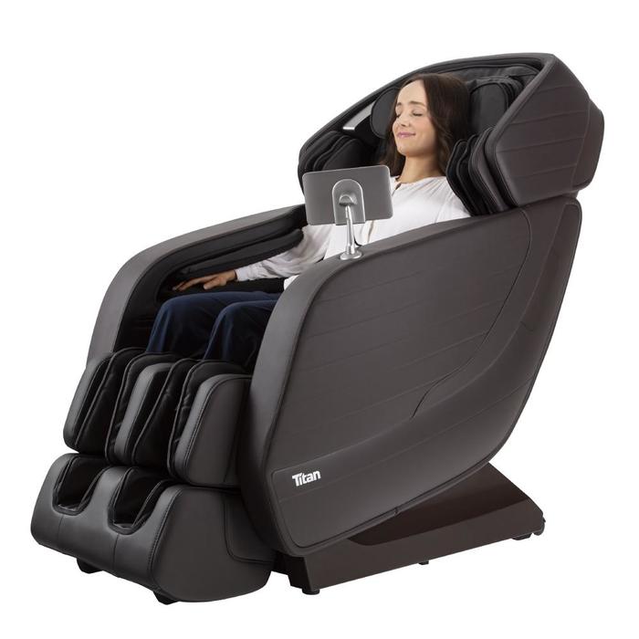 Lady sitting in the Titan Jupiter LE massage chair.
